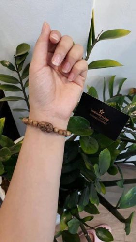 Guardian Buddha agarwood beaded bracelet - classic photo review