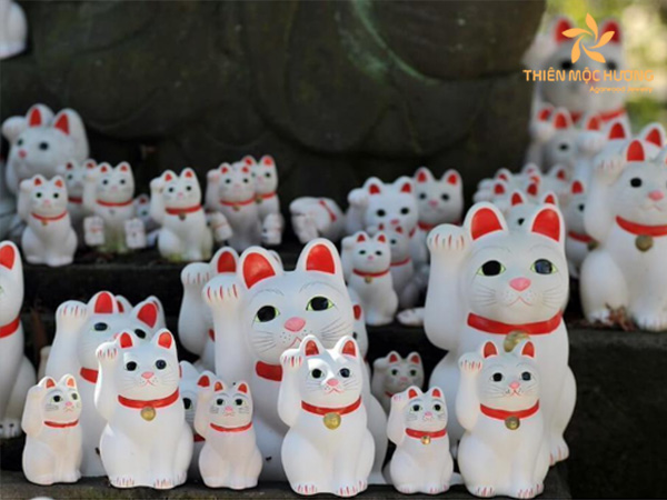 Unlock the Secrets of the Lucky Cat: Origins and Symbolism