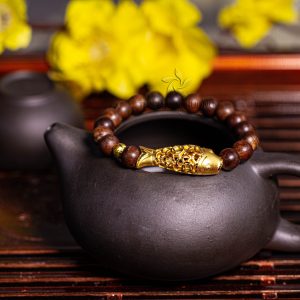 Carp agarwood beaded bracelet