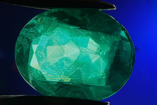 Top 8 common types of fake emerald jewelry - Agarwood