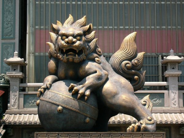 Foo Dog is one of the feng shui items that people use a lot today
