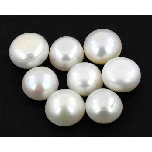 Pearl jewelry requires integrity, rare characteristics and inherent essence, so it is often chosen very rigorously.