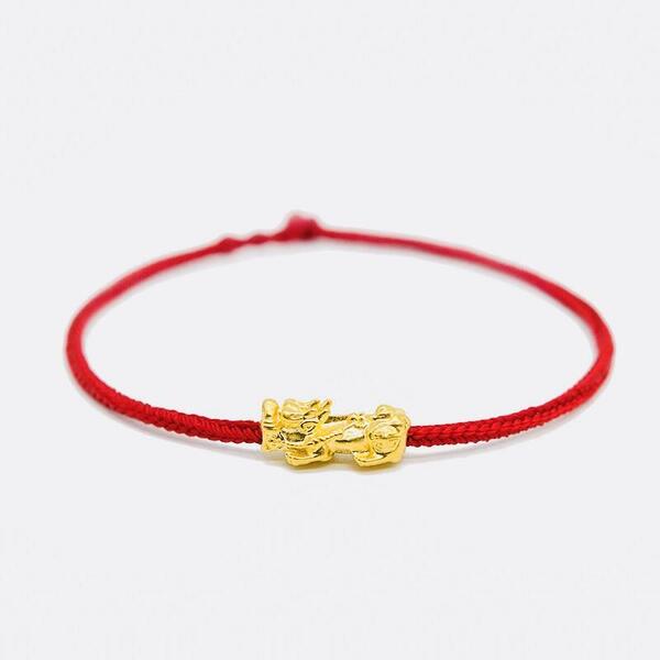 Red lucky charm deals bracelet