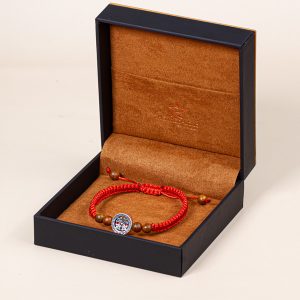 Red Lucky String Bracelet with four-leaf clover charm