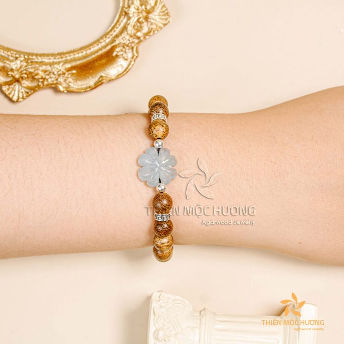 Four-leaf Clover Agarwood bracelet with Gemstone - Aquamarine - Vietnamese Toc Agarwood