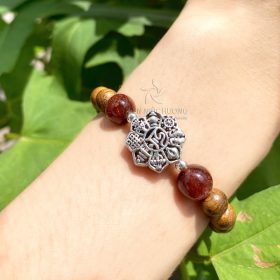 Eight-treasure agarwood beaded bracelet - classic