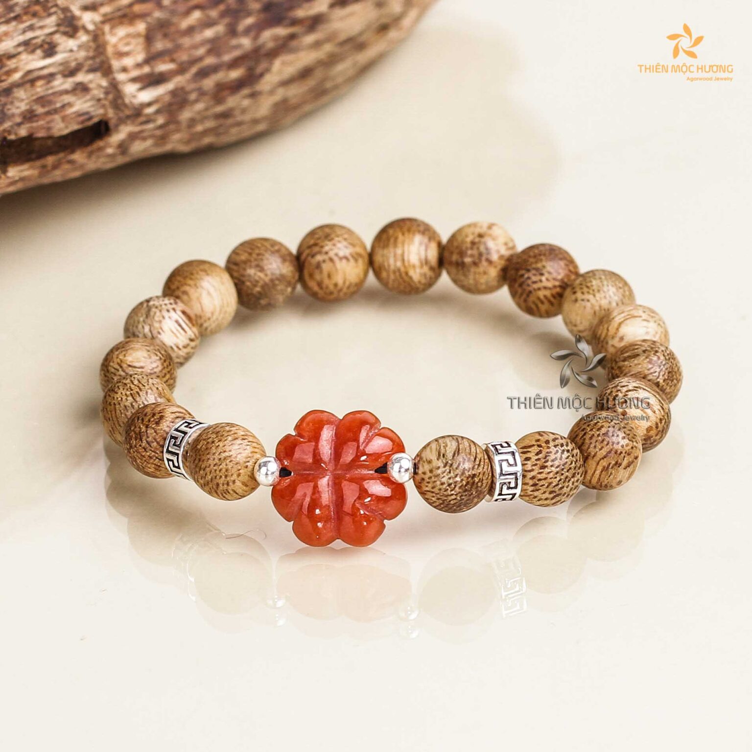 Four-leaf Clover Agarwood bracelet with Gemstone - Red - Vietnamese Toc Agarwood