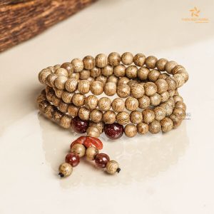 Four-leaf Clover 108 mala beaded agarwood bracelet with a gemstone