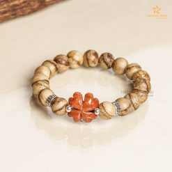 Agarwood bracelet Tu Diep Bao Indo Van Hoa Marble Blood