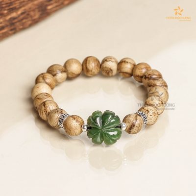 Agarwood bracelet Tu Diep Bao Indo Van Hoa Ngoc Bich