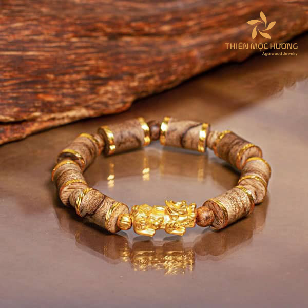 Agarwood Bracelets offer the therapeutic benefits of aromatherapy