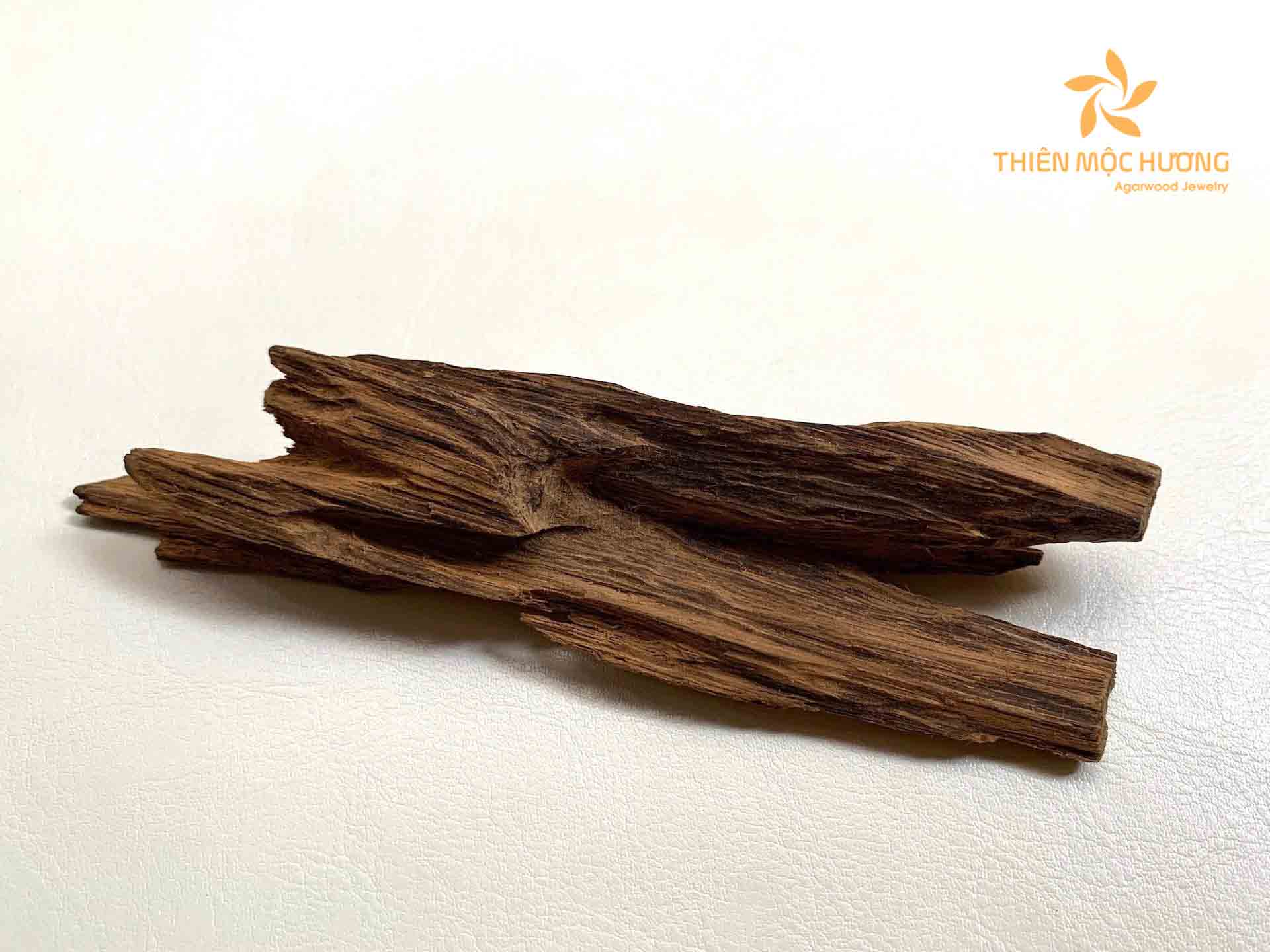 The crucial factor to consider when choosing the best agarwood bracelet for men is the quality 