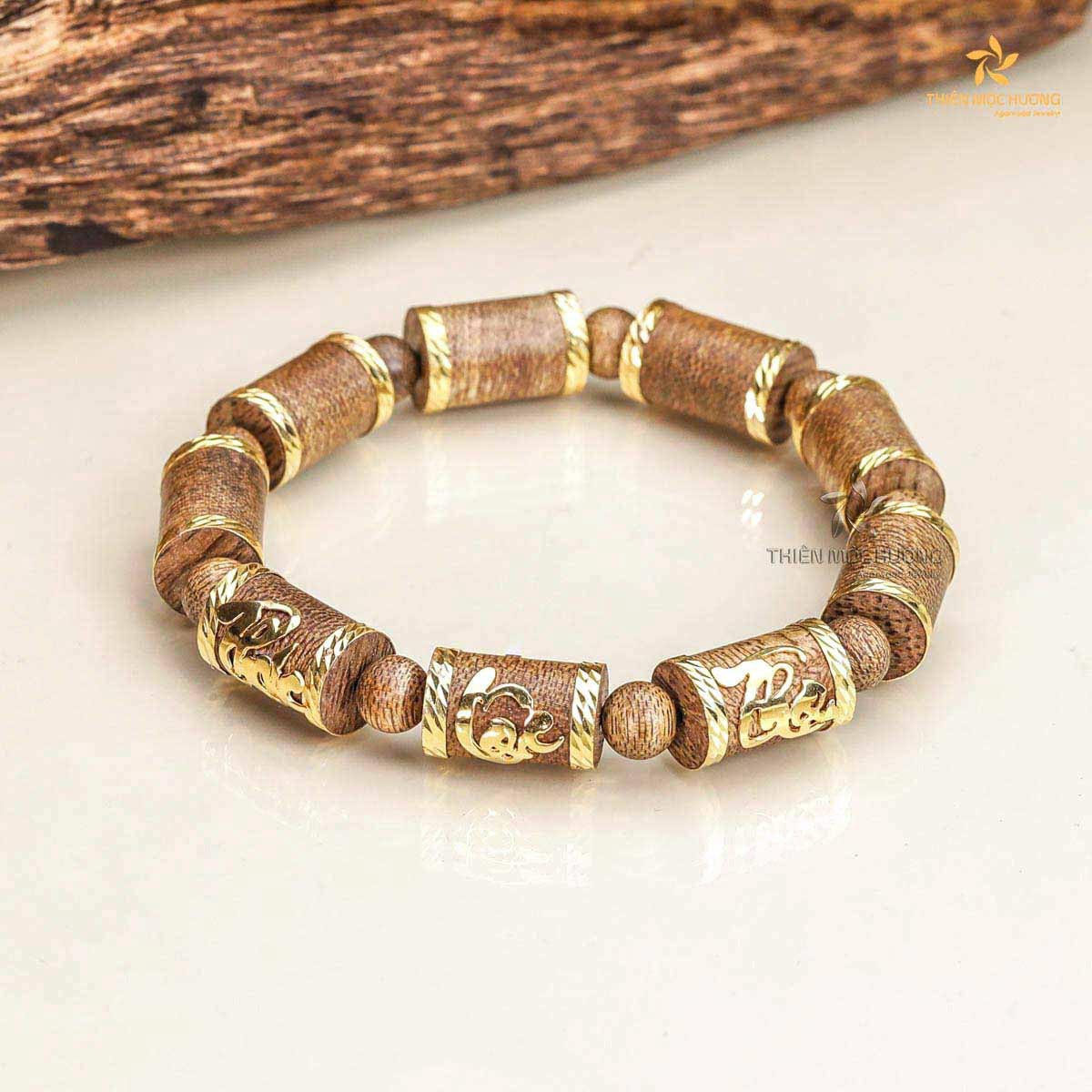 Best agarwood bracelet for men - The Golden Longevity Bracelet helps the men maintain calmness and mindfulness