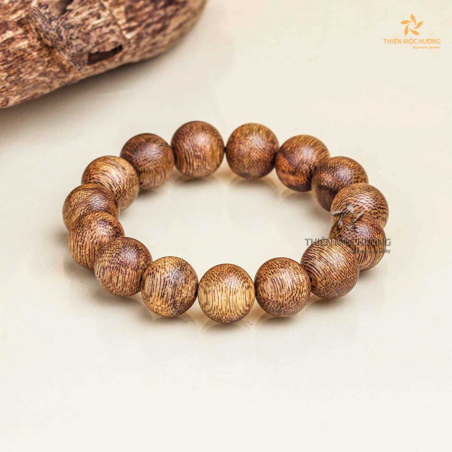 A minimalist design of best agarwood bracelet for women may be suitable for daily wear