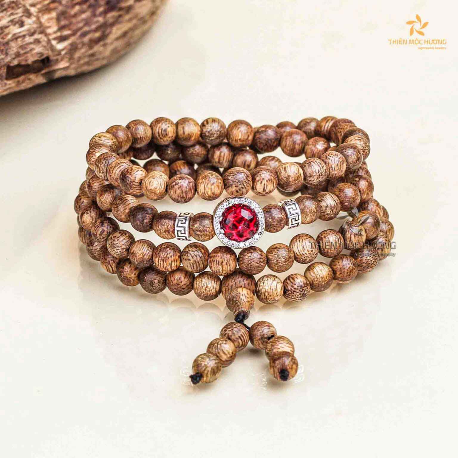 bracelet made from 108 seeds has a gentle, faint aroma