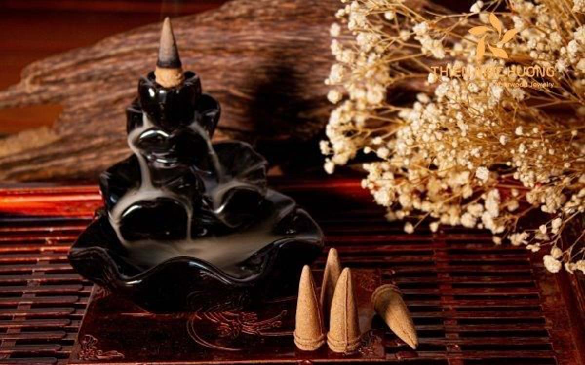 Burning incense is also gradually becoming a beauty of many cultures in different countries.