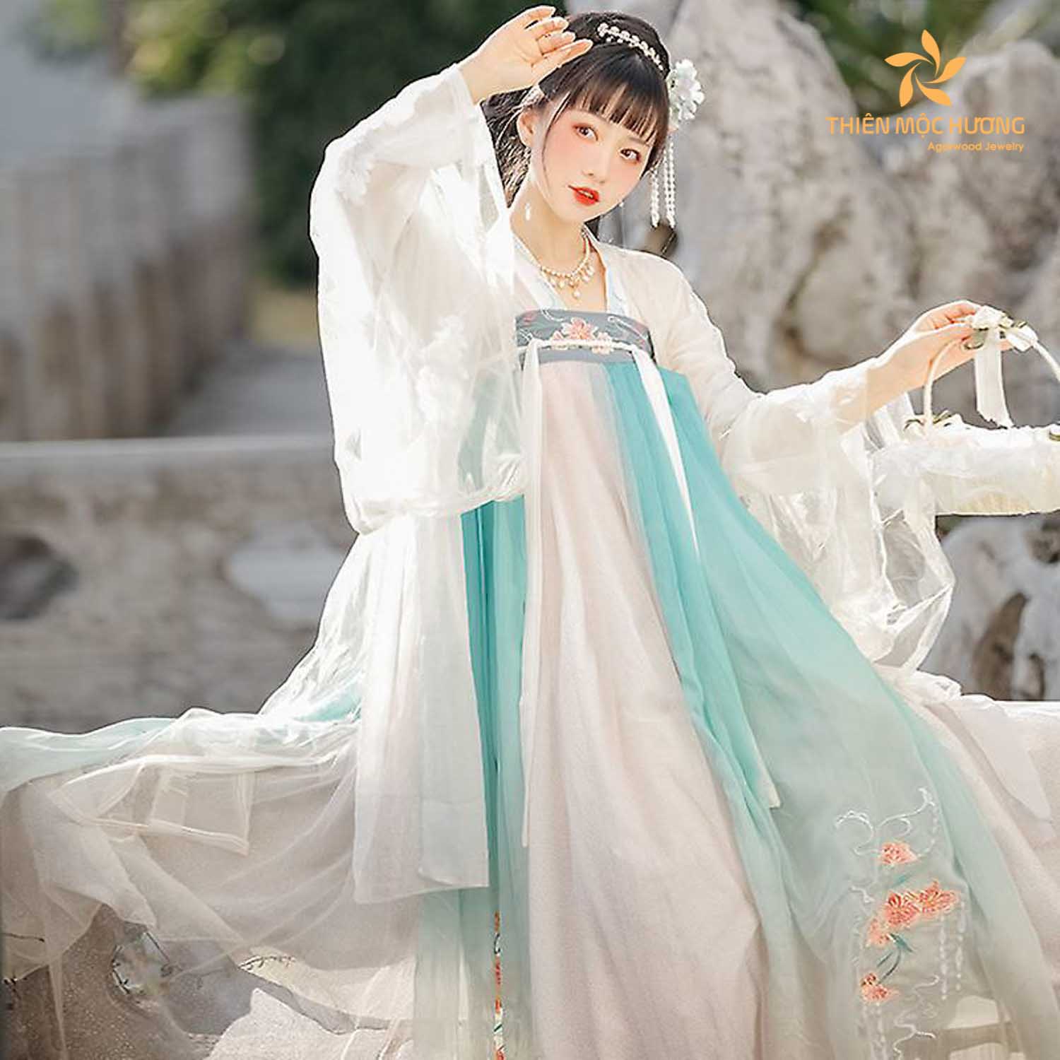 What to wear for Mid Autumn festival - Hanfu