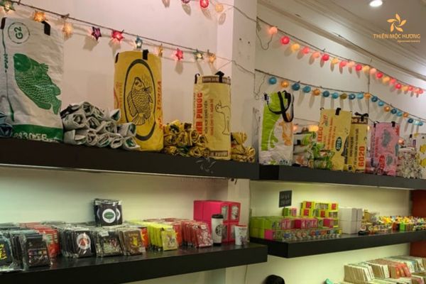 Where to buy souvenirs in Ho Chi Minh city? - Saigon Kitsch