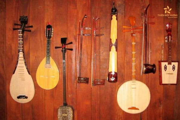 Cool souvenirs from Vietnam - Traditional musical instruments